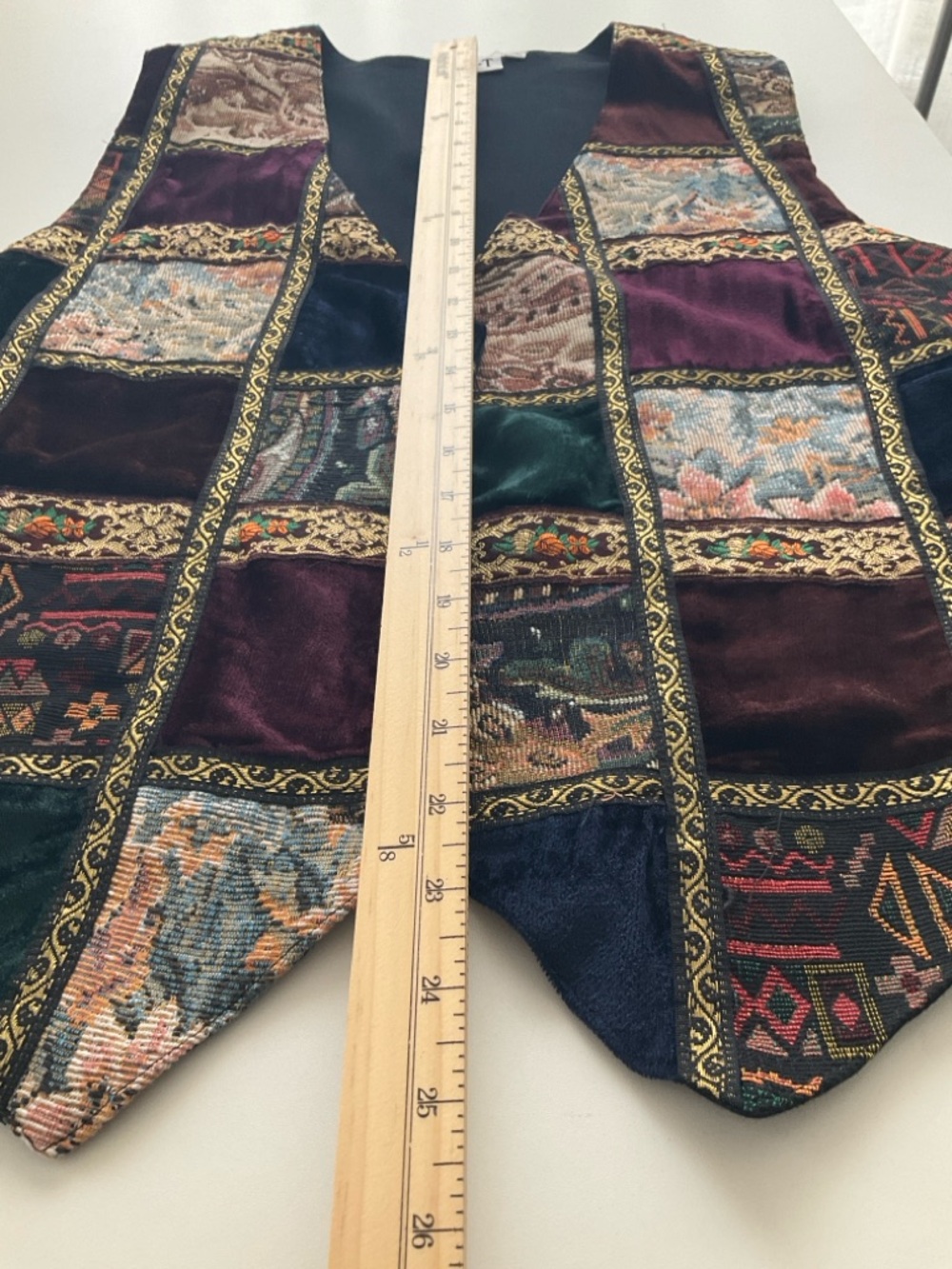 Vintage J.R.T Patchwork Velvet Vest XL in Burgundy & Green 90's - Picture 10 of 10